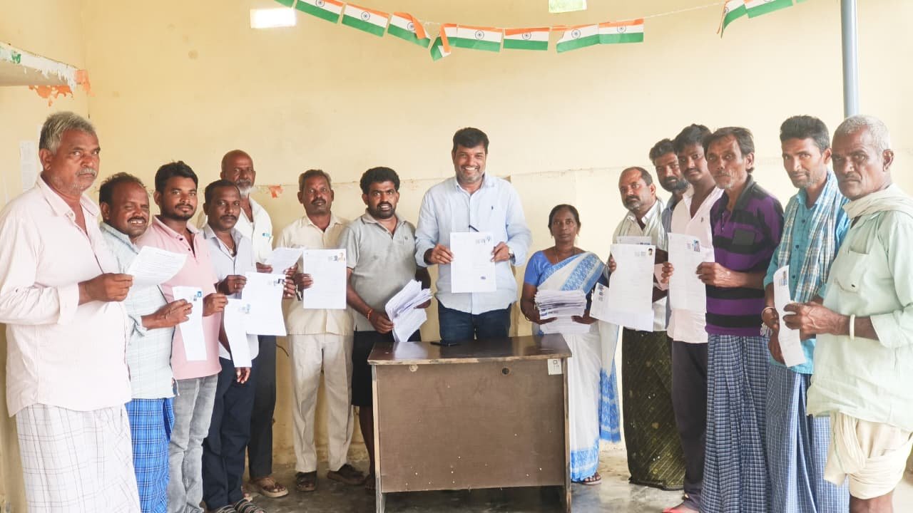 ఓటరు జాబితాలో వివరాల నమోదు, సవరణలకు ప్రజలు సహకరించాలి: ఉలుపాల శేఖర్ రెడ్డి
